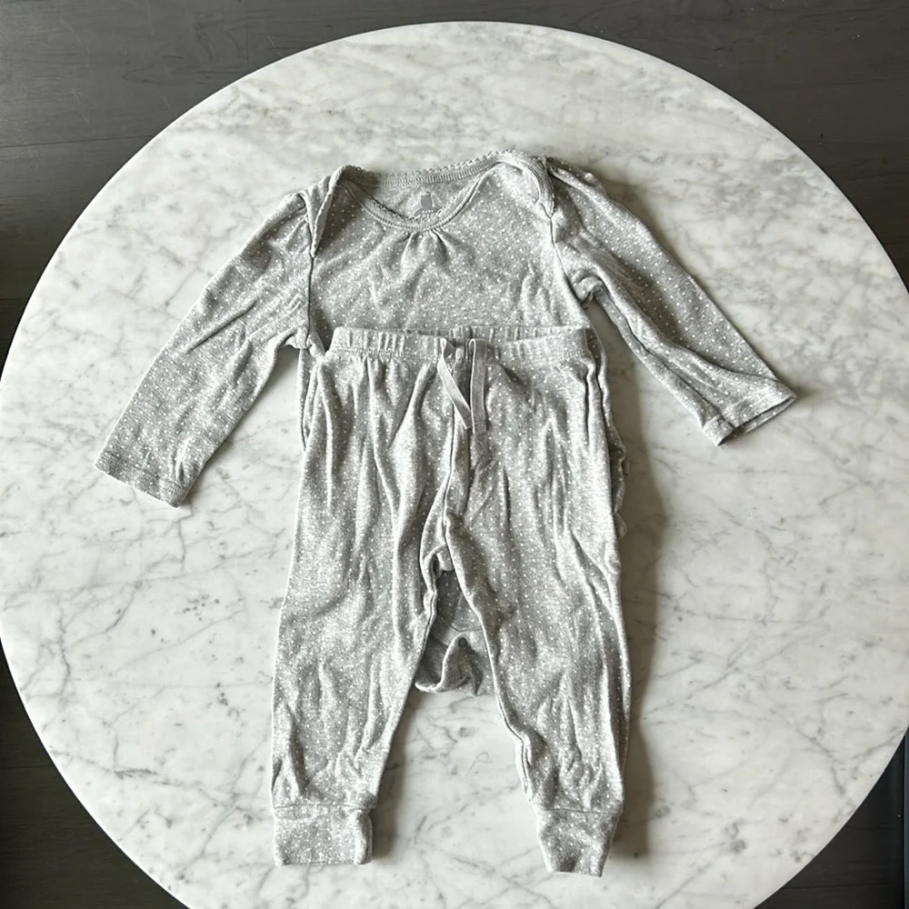 Baby gap grey polka dot set size 18-24 months
